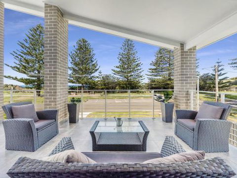 SEA MIST Gerringong 4pm Check Out Sundays - Southport Accommodation 1