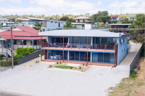 Almonta Apartments On The Water Front - Southport Accommodation 0
