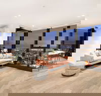 Orange Stay At Melbourne Quarter - Southport Accommodation