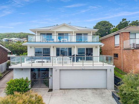 VIEWTOPIA Gerroa 4pm Check Out Sundays - Southport Accommodation 0