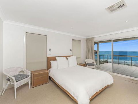 VIEWTOPIA Gerroa 4pm Check Out Sundays - Southport Accommodation 2