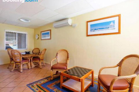 Perrumba Street Cottage - Accommodation Southport 1