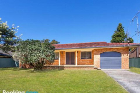 Perrumba Street Cottage - Accommodation Southport 5