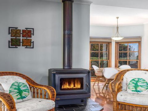 GULL HOUSE Kiama 4pm Check Out Sundays - Southport Accommodation 4