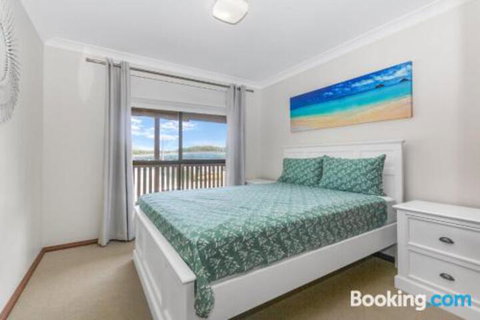 Stingray Shores Your Riverside Escape - Accommodation Southport 1