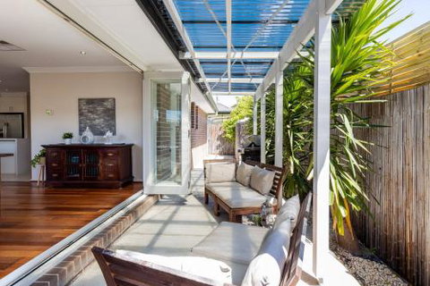 Rosebud Seaside Accommodation - Accommodation Southport 3