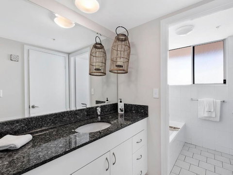 Mariners Highrise Apartment 902 - Accommodation Southport 3