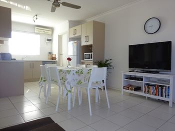 Selene Holiday Apartment AtWest Beach - Southport Accommodation 1