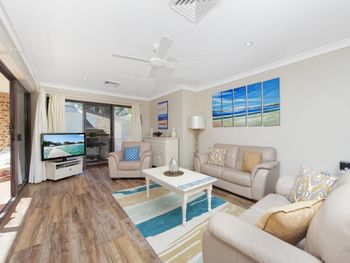 Grevillia Bay Parklands Unit 49 / 2 Gowrie Avenue - Accommodation Southport 0