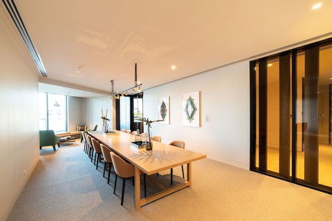 Pars Apartments Collins Wharf Docklands - Southport Accommodation 4