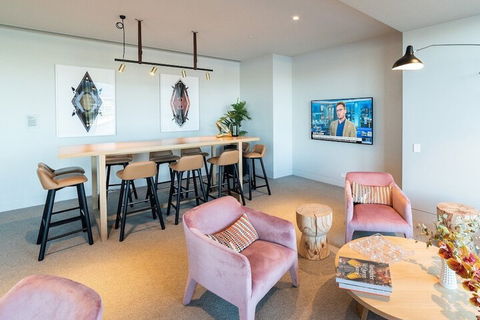 Pars Apartments Collins Wharf Docklands - Southport Accommodation 5