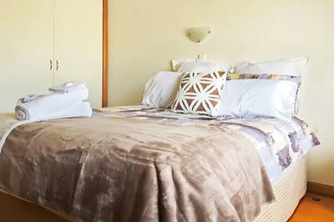 Rye Sleeps 10, Great Weekender - Accommodation Southport 4