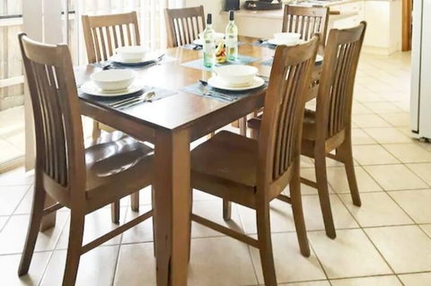 Rye Sleeps 10, Great Weekender - Accommodation Southport 3