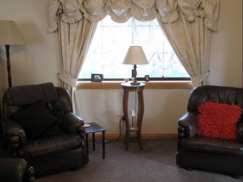 Twin Pines Cottage On Lansdowne - Accommodation Southport 4