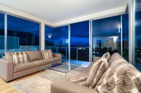 Library House - Accommodation Southport 1