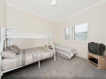 Sandy Point Road Unit 337 265 Pacific Blue - Accommodation Southport 2