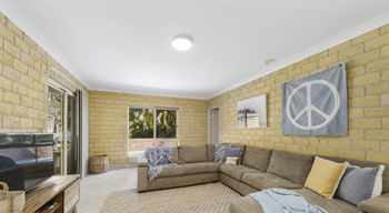 BEACHSIDE HIDEAWAY BONNY HILLS - Southport Accommodation 5