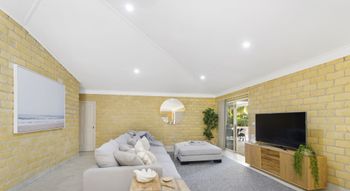 BEACHSIDE HIDEAWAY BONNY HILLS - Southport Accommodation 3