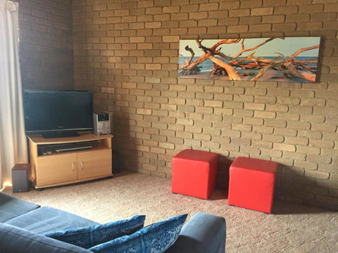 Gowings Of Mallacoota - Accommodation Southport 4