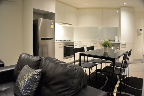 Royal Stays Apartments Southbank - Southport Accommodation 2