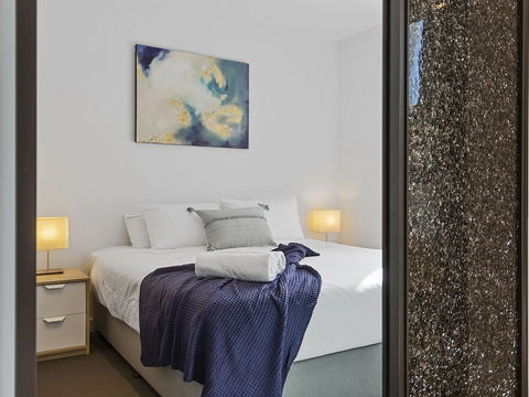 CHARLOTTE Manhatten Building Near Spencer St. & Southern Cross Station - Southport Accommodation 1