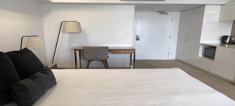 Airtrip Apartments On Carlyle St. Mackay - Southport Accommodation 2