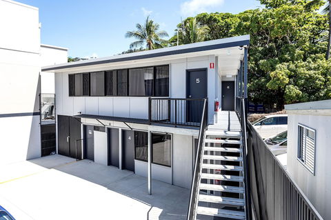 Airlie Sun & Sand Accommodation 6 - Southport Accommodation 1
