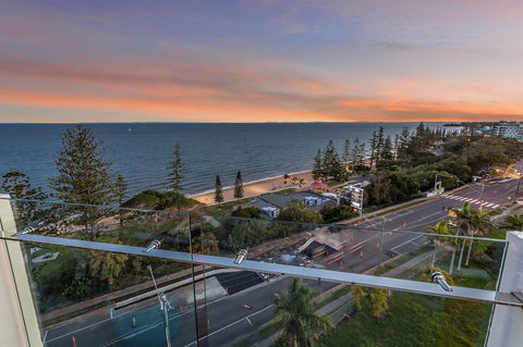 Penthouse On Suttons - Southport Accommodation 6