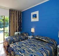 Kondari Lakeside Villas - Southport Accommodation