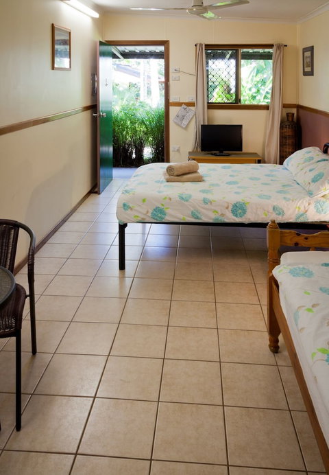 Woolshed Eco Lodge - Accommodation Southport 4