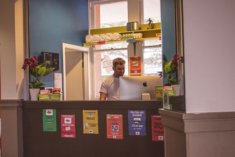 Mad Monkey Backpackers Bayswater - Southport Accommodation 3