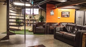 Mad Monkey Backpackers Bayswater - Southport Accommodation 2