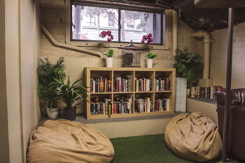 Mad Monkey Backpackers Bayswater - Southport Accommodation 1