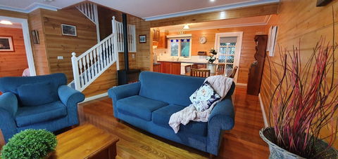 Dunes - Elegant Beach Villa With Huge Swim Spa - Southport Accommodation 2
