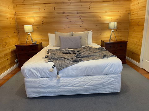 Dunes - Elegant Beach Villa With Huge Swim Spa - Southport Accommodation 3