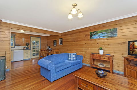 Dunes - Elegant Beach Villa With Huge Swim Spa - Southport Accommodation 4