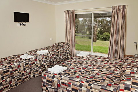 BATHURST GOLDFIELDS MOTEL On MOUNT PANORAMA - Accommodation Southport 5