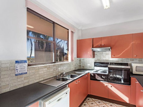 Kurranulla, Unit 5/15 Weatherly Close - Southport Accommodation 1