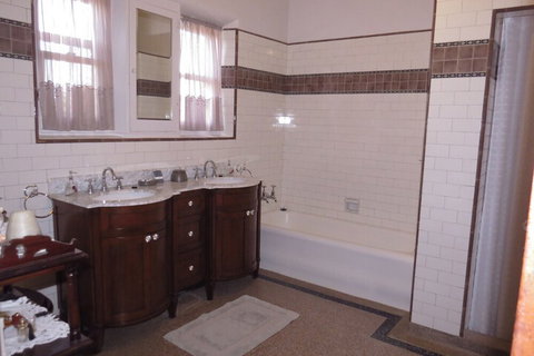 Mourilyan House - Southport Accommodation 5