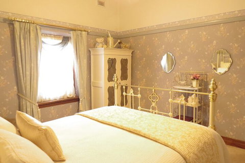 Mourilyan House - Southport Accommodation 7