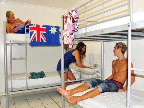 Flying Monkey Backpackers - Southport Accommodation 0