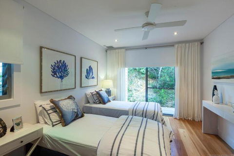 Vantage Over Byron - Southport Accommodation 3