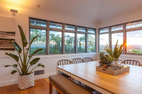 Vantage Over Byron - Southport Accommodation 0