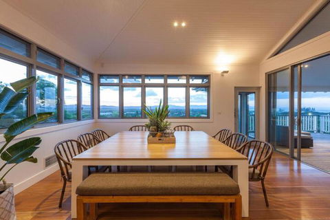 Vantage Over Byron - Southport Accommodation 4