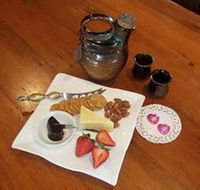 Ayr Bed  Breakfast on McIntyre - Southport Accommodation