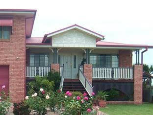 Ayr Bed & Breakfast On McIntyre - Southport Accommodation 1