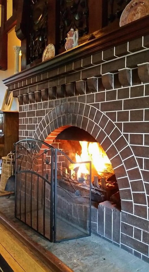 Petersons Armidale Winery & Guesthouse - Accommodation Southport 3