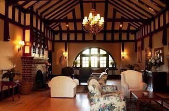 Petersons Armidale Winery & Guesthouse - Accommodation Southport 4