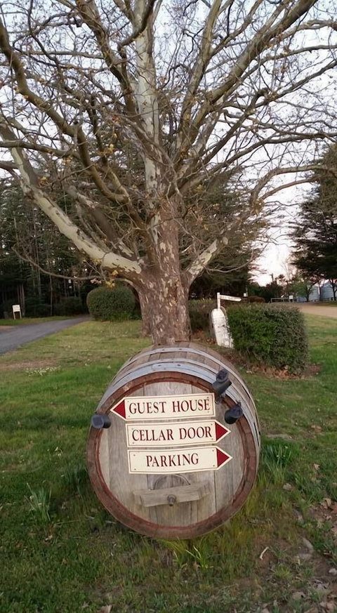 Petersons Armidale Winery & Guesthouse - Accommodation Southport 1