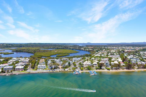 Noosa Place Resort - Southport Accommodation 1
